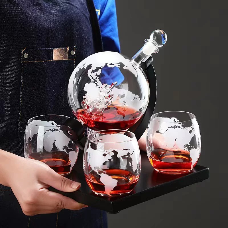Decanter Globe Set - Dekoratives Weinkaraffen-Set in Kugelform, Glas-Karaffe mit